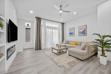 BRs w Ensuite Baths l Pet-Friendly l Central Loc