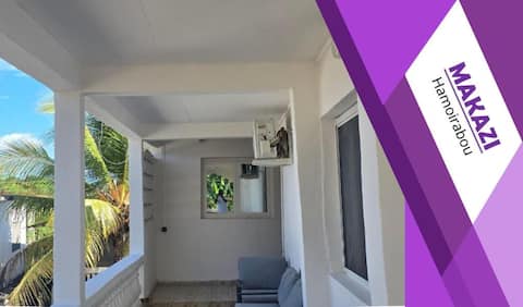 Top Airbnb: Air-conditioned apartment with terrace in Tsingoni à Mayotte