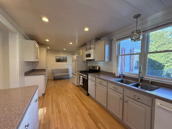 7 Min. To Beach, Fenced Backyard - Barnstable, MA
