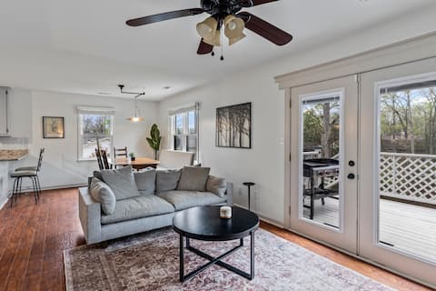 Top performing Airbnb: Waterfront Home - Hot Tub, Dock, Fire Pit, Boat in Lake Norman Of Catawba