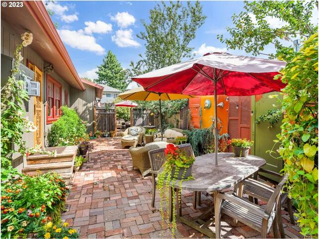 Enchanting Spacious Cottage