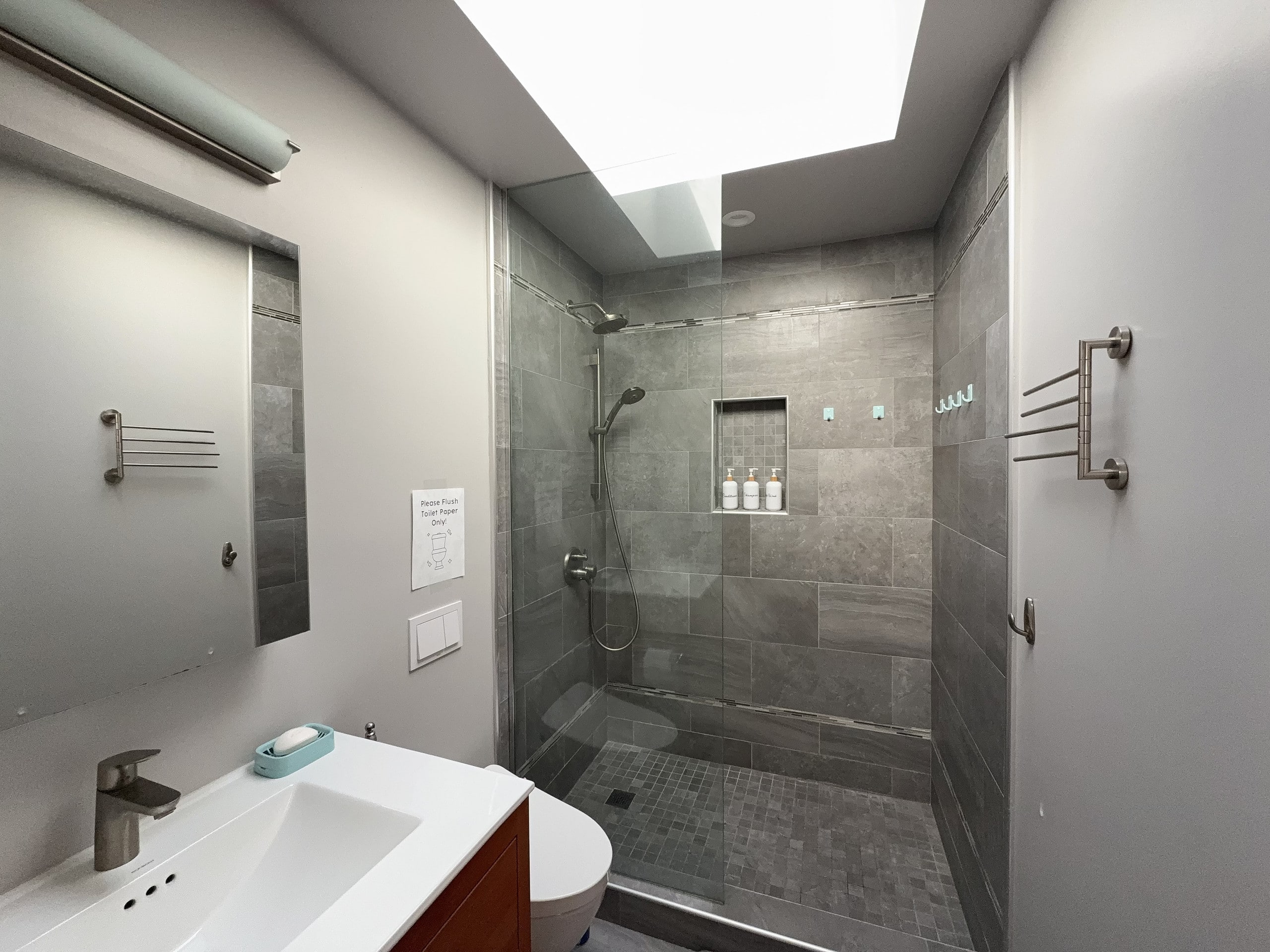 Home in San Francisco · ★4.94 · 2 bedrooms · 3 beds · 1 bath - Image 12