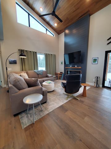 Seeley-Swan Vacations managed Airbnb listing 3