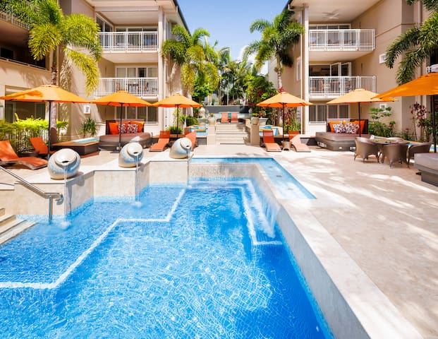 Modern Opulence in the Heart of Hastings St