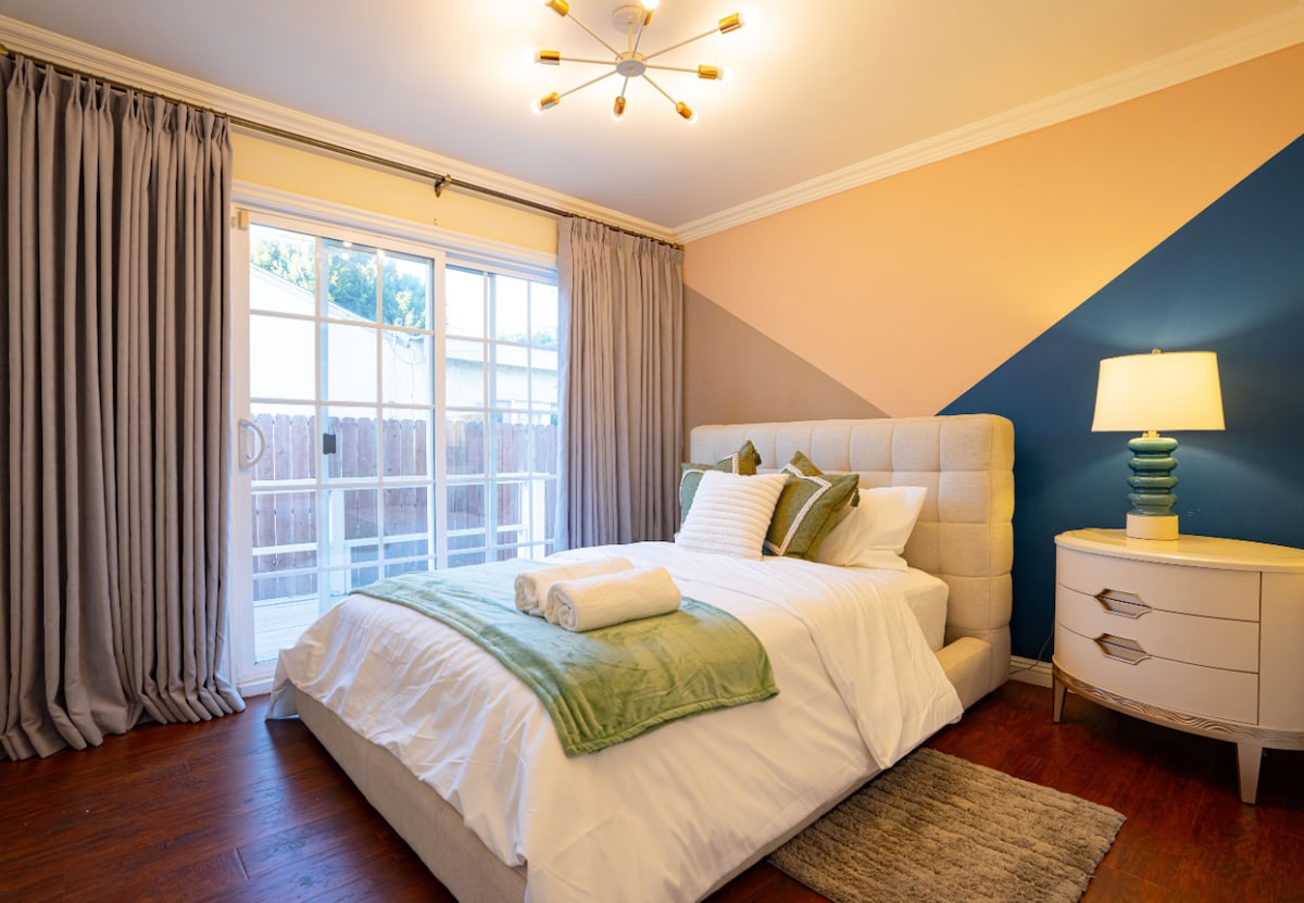 Საწოლი დედოფლის ზომის