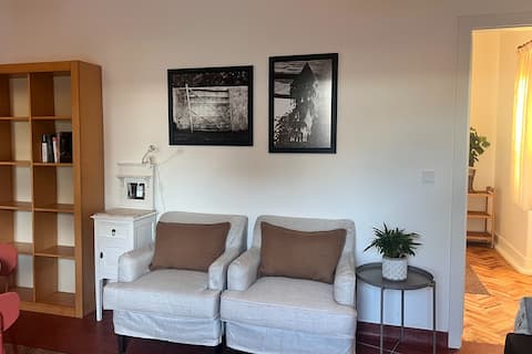 Top Airbnb: House with terrace, close to the beach in União Das Freguesias De Carcavelos E Parede