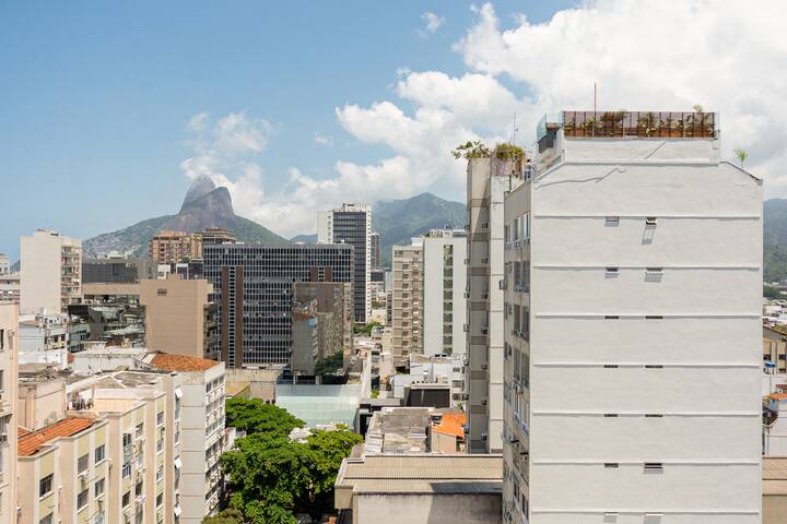 Cool Ipanema apartment for 4 people