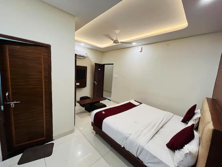 Hotel Rm - Indore