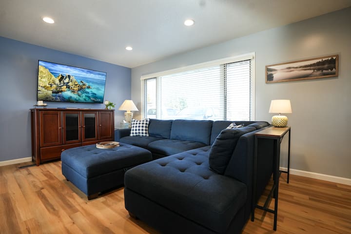 Thompson Lake Retreat by LuxLife gallery image 3