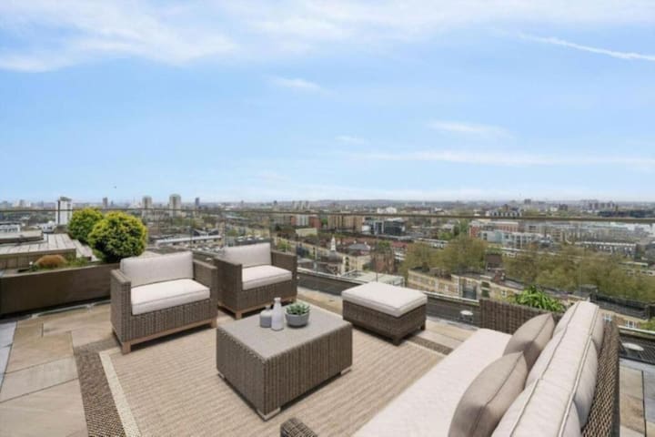 £5M Duplex Penthouse 2200sqft sleeps 9 gallery image 4