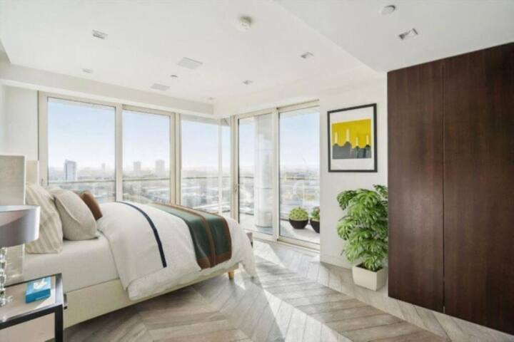 £5M Duplex Penthouse 2200sqft sleeps 9 gallery image 5