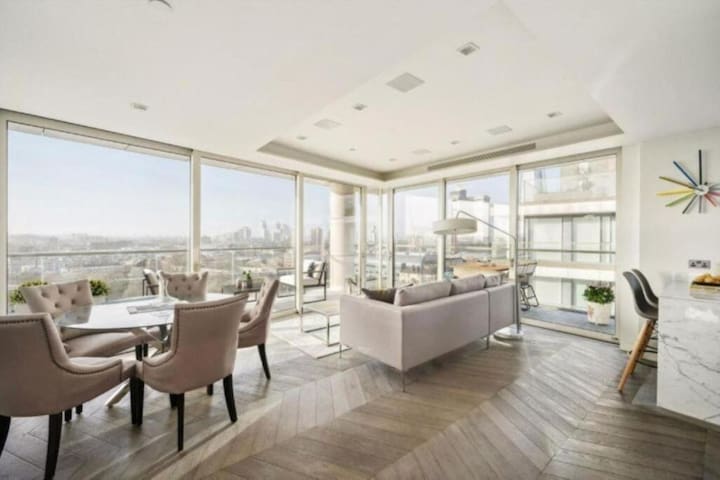 £5M Duplex Penthouse 2200sqft sleeps 9 gallery image 3