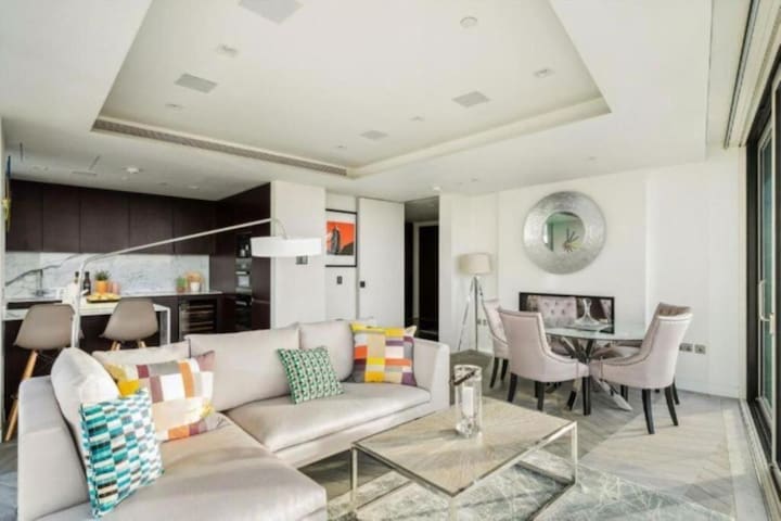 £5M Duplex Penthouse 2200sqft sleeps 9 gallery image 2