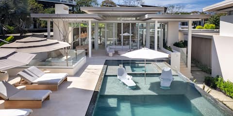 Beachfront Luxury | Concierge + Daily Breakfast