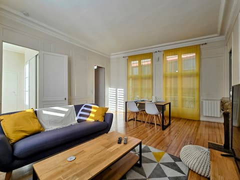 Top performing Airbnb: Le Maillets – Large Apartment in Rouen