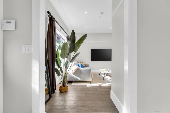 Yaletown Luxury Stay+1 parking+ 10 min to BC place gallery image 4