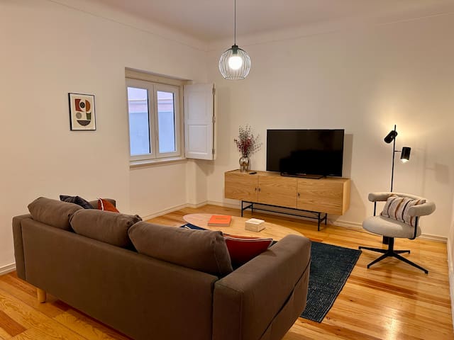 Avenue Liberdade 2 mins walk