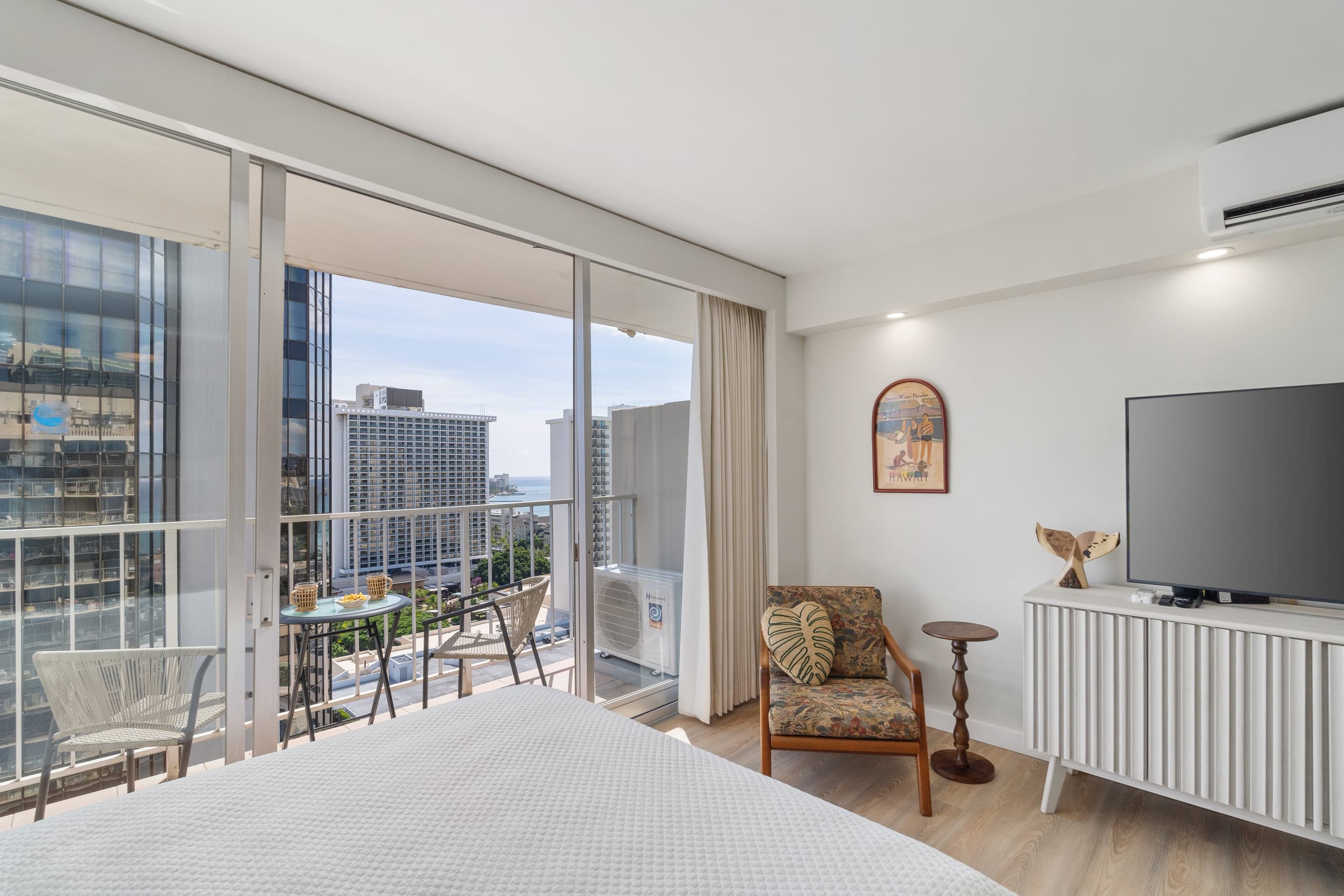 Condo in Honolulu · ★4.86 · Studio · 2 beds · 1 bath - Image 24