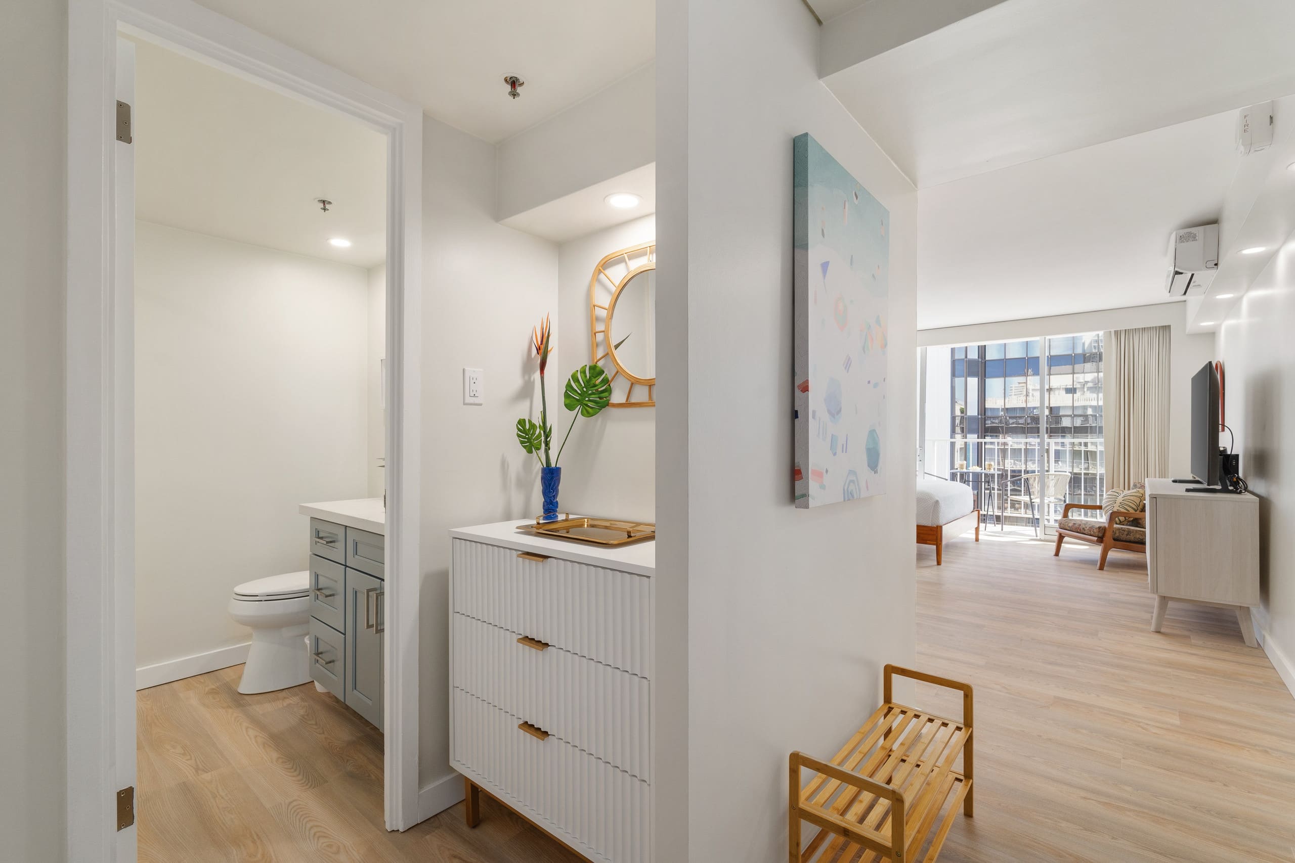 Condo in Honolulu · ★4.86 · Studio · 2 beds · 1 bath - Image 16