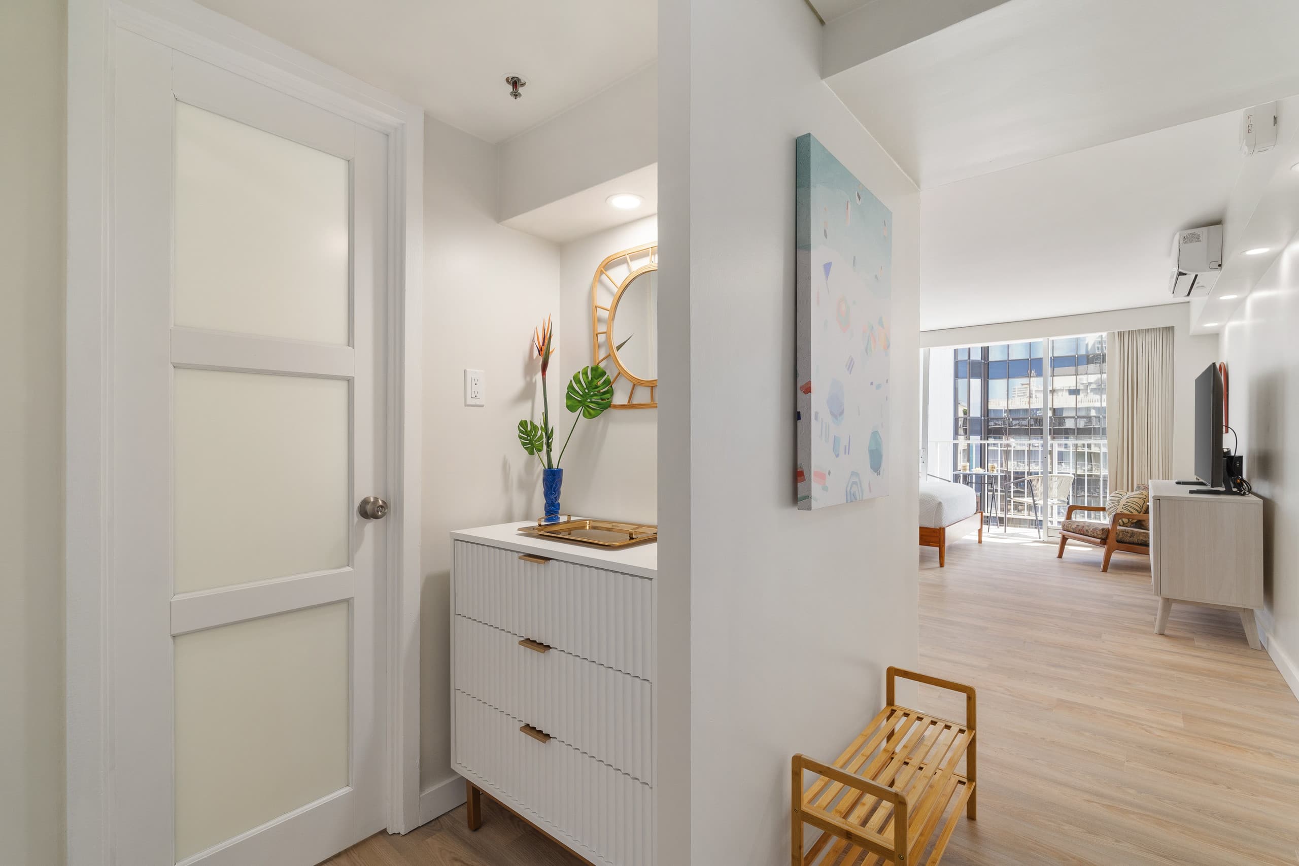 Condo in Honolulu · ★4.86 · Studio · 2 beds · 1 bath - Image 15