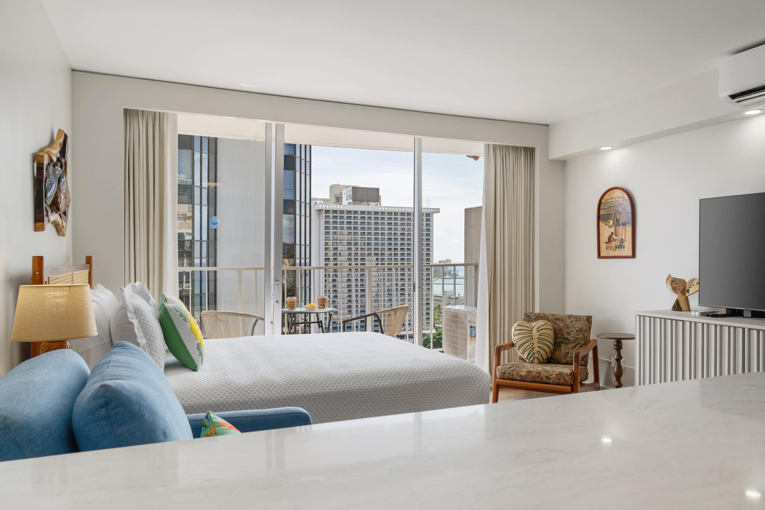 Condo in Honolulu · ★4.86 · Studio · 2 beds · 1 bath - Image 25