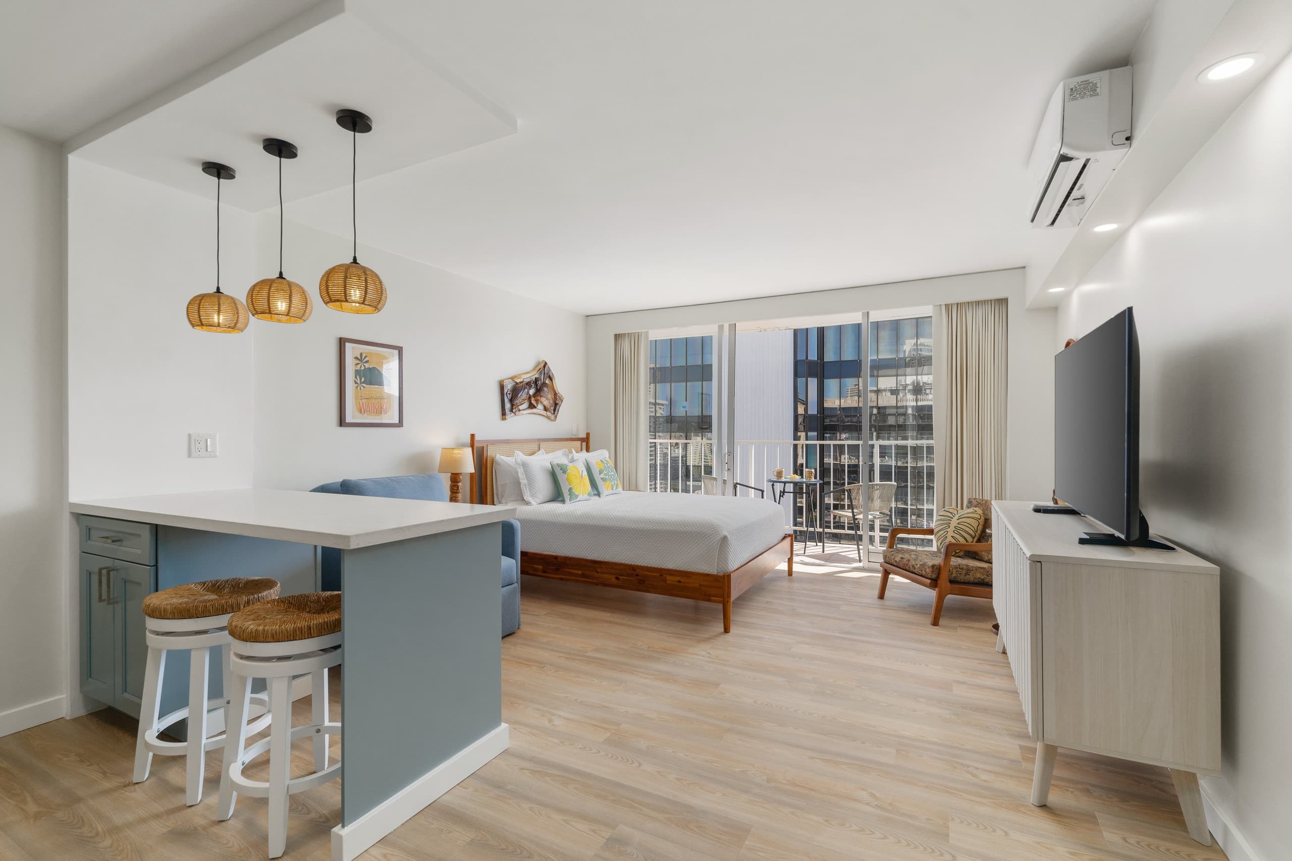 Condo in Honolulu · ★4.86 · Studio · 2 beds · 1 bath - Image 28