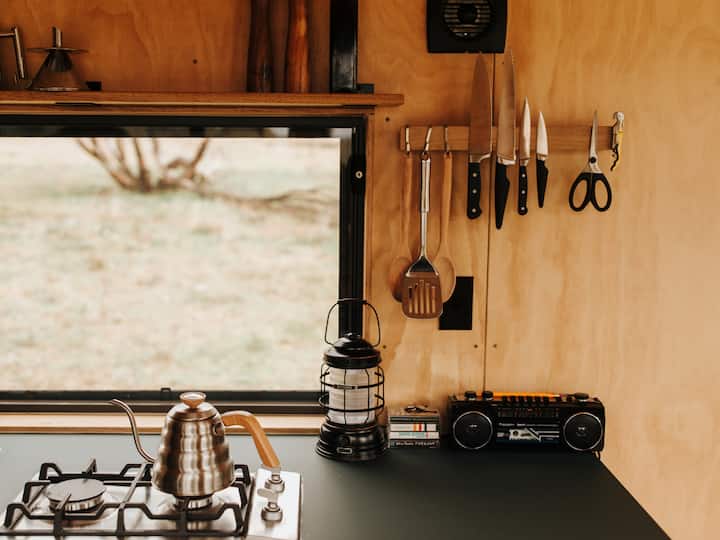 Lakeside Off-grid Cabin - Pet Friendly - Kandos