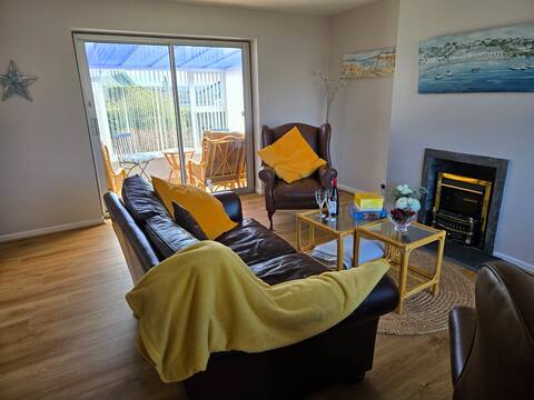 Top Airbnb: 9 Minffordd in Benllech 'B', Llanbedrgoch, Benllech 'A', Brynteg
