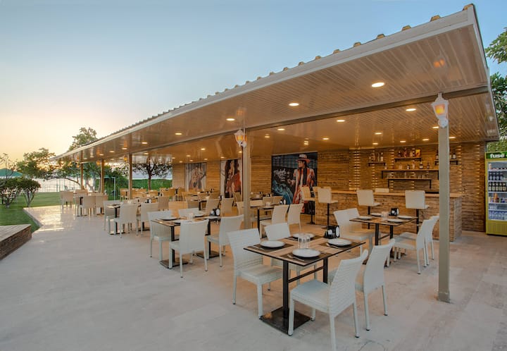 Aqua Nina Hotel - Dört Kişilik Deluxe Oda - Edremit, Balıkesir