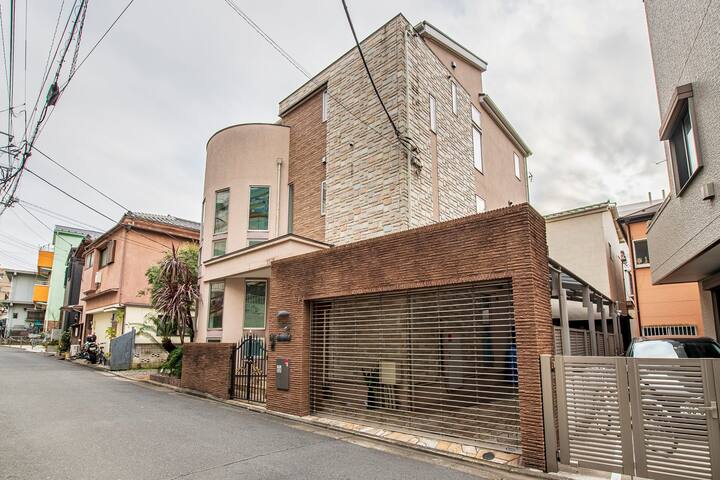 池袋/220㎡豪邸/水槽/ラグジュアリー1日1組限定1棟/スイート仕様/西巣鴨/最大10名/駐車場 gallery image 5