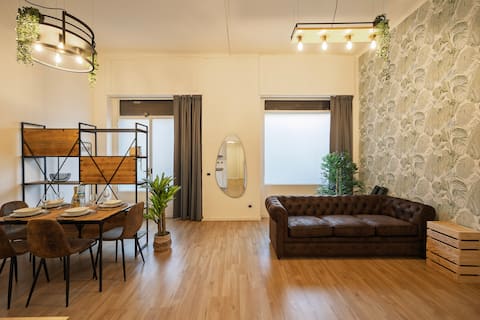 Successful Airbnb property: Design Loft 8 min walking from Duomo, Como in Como
