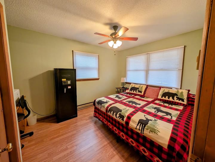 Versatile trundle bed can be setup as a comfortable king-sized  bed and can easily be separated into 2- single beds. This setup offers both convenience and comfort , accommodating various sleeping arrangements during your stay.