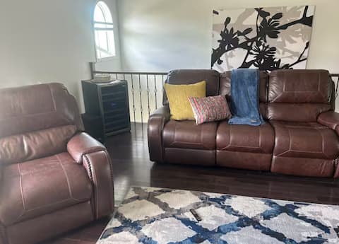 Uncrowded entire 3 bedroom unit!