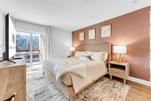 Roark Valley Resort F10 - Luxury Waterfront|Creekside, In/Out Pools & View!