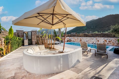 Villa Adonis