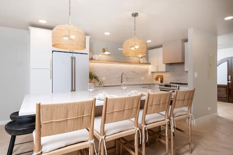 Windward Breeze – Walk to Beach!