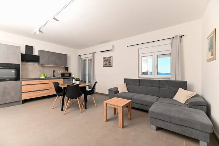 Lity Green Apt - Sevid