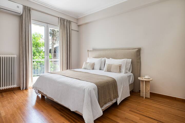 Acropolis Hideaway – Tranquil Retreat in Plaka gallery image 3