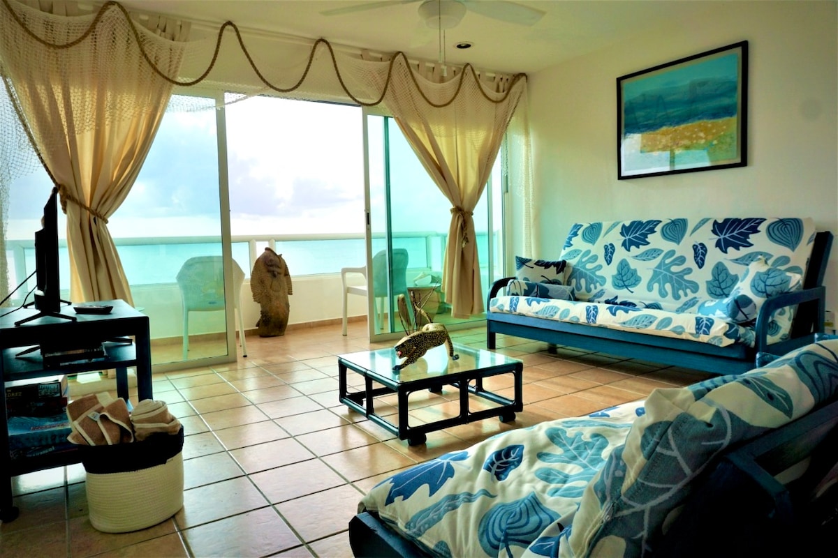 Top Airbnb: Amazing oceanfront penthouse on the beach en Zona Hotelera