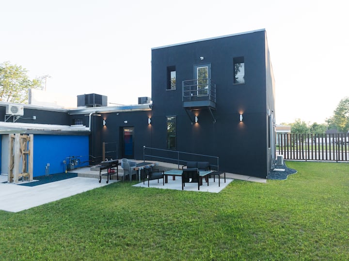 b3 Room3: Illusion King Suite - Hotels for Rent in Sparta