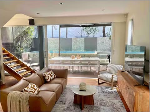 Urban Oasis, Just off James St