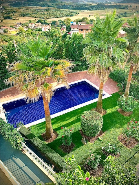 Family Beach Villa, Pool, Yoga, Hiking.