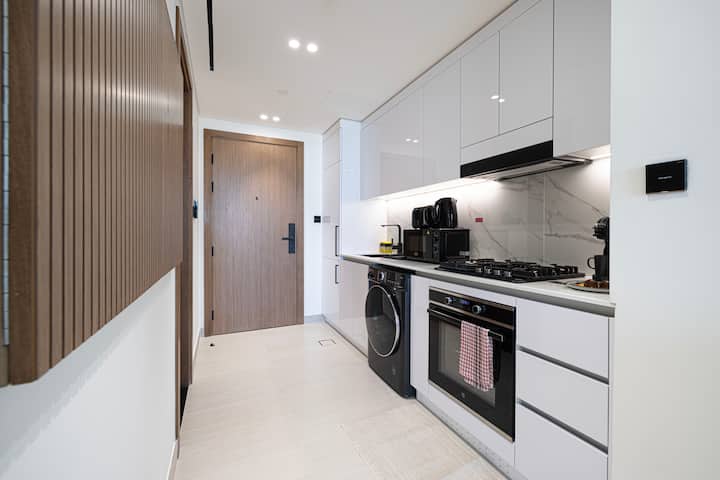 150mbps Wifi · Pool · Studio Jvc - Dubai