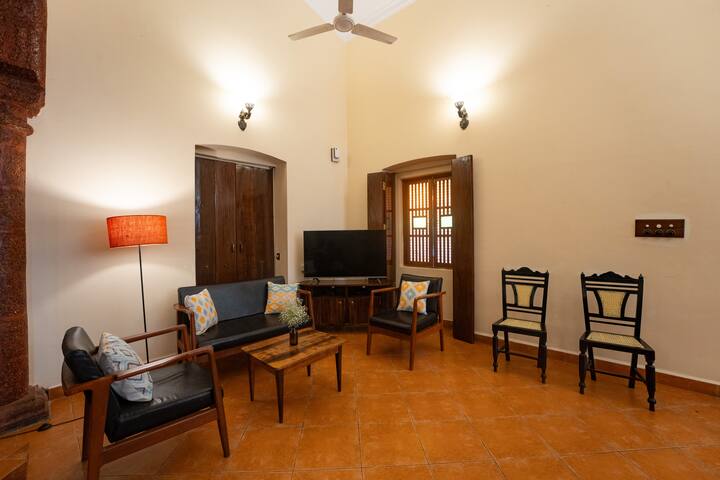 Living room image 8