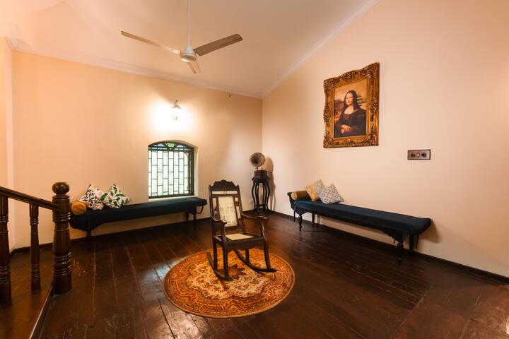 Living room image 7