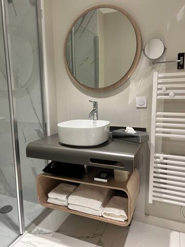 Soho1 – Les Chartrons- Duplex 4 bedrooms gallery image 5