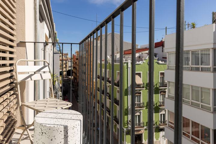 Apartment with terrace in Valencia Ruzafa gallery image 5