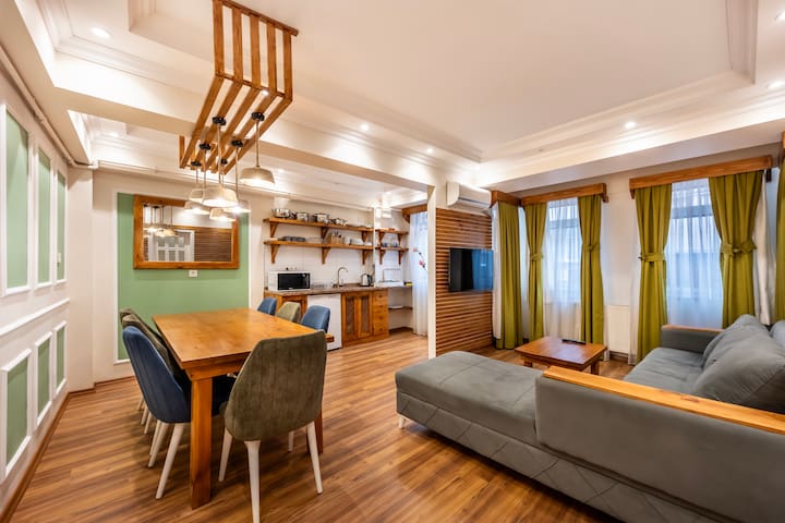 3 Bedroom Home near Blue Mosque