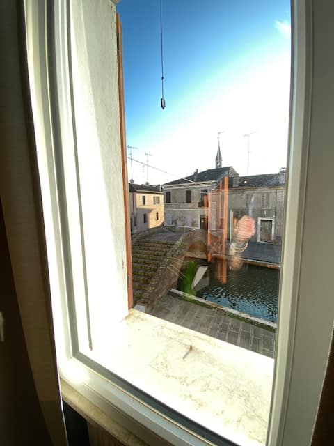 Proprietà Airbnb di successo: The Window on the Bell Tower a Comacchio