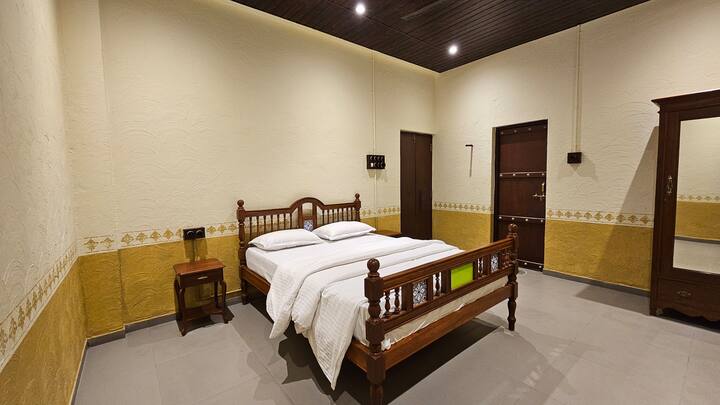 Heritage Wada With Swimming Pool - Shirwal